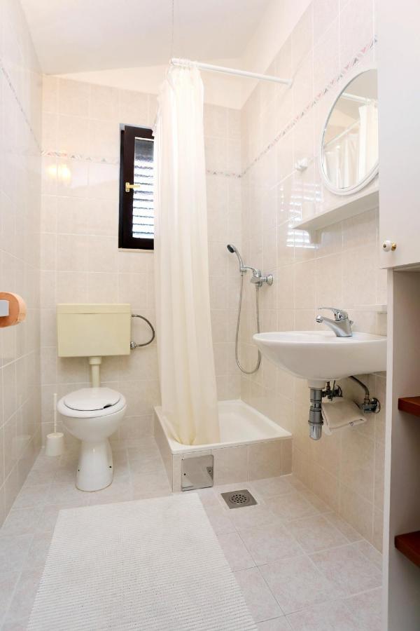 Family Friendly Seaside Apartments Razanj, Rogoznica - 10373 Eksteriør bilde