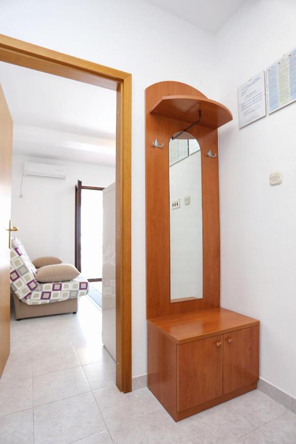 Family Friendly Seaside Apartments Razanj, Rogoznica - 10373 Eksteriør bilde
