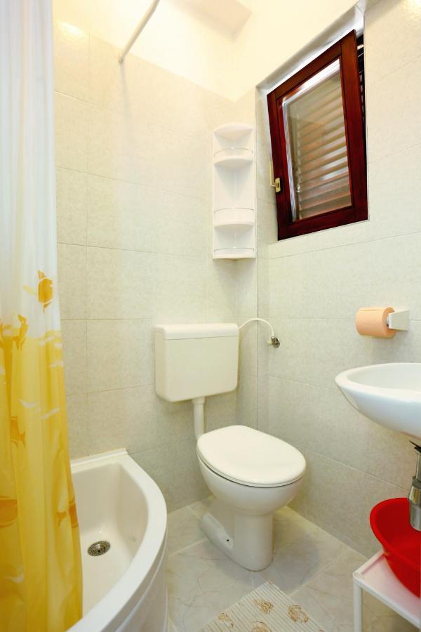 Family Friendly Seaside Apartments Razanj, Rogoznica - 10373 Eksteriør bilde